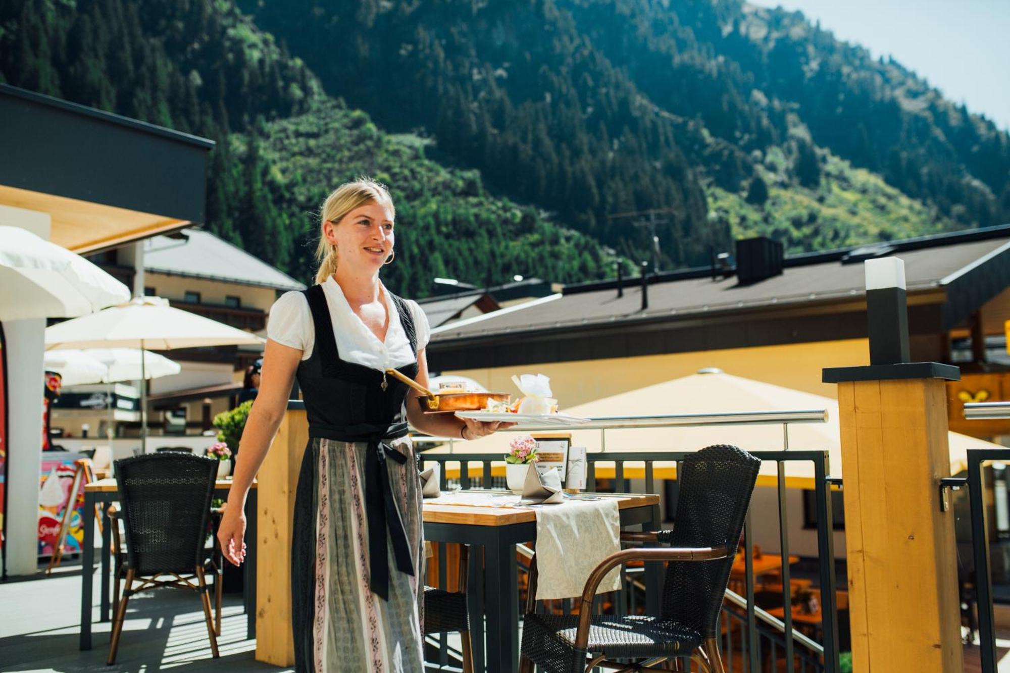 Hotel Mittagskogel Pitztal Sankt Leonhard im Pitztal Exterior photo